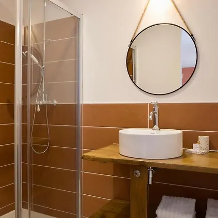 Le Manoir De La Besliere - Et D'hotes Folligny