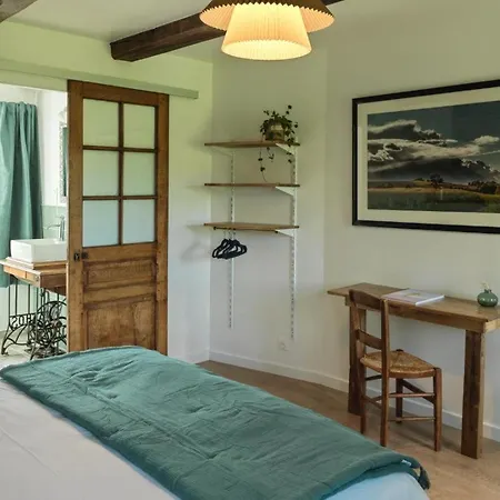 Le Manoir De La Beslière - Et D'hôtes Alojamento de Acomodação e Pequeno-almoço