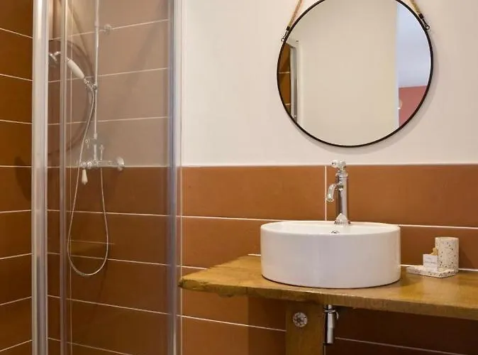 Le Manoir De La Besliere - Et D'hotes Folligny