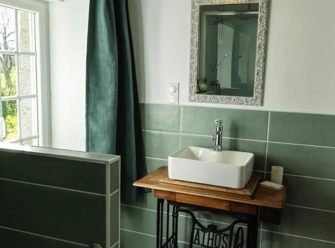 Le Manoir De La Besliere - Et D'hotes Bed and Breakfast 3*