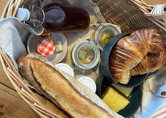 Bed and Breakfast Le Manoir De La Besliere - Et D'hotes